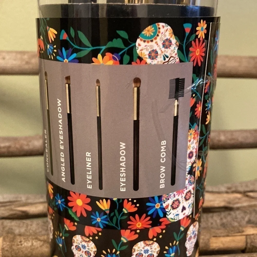 NEW BEAUTY CONCEPTS SUGAR SKULL Day of the Dead FACE & EYE BRUSH COLLECTION